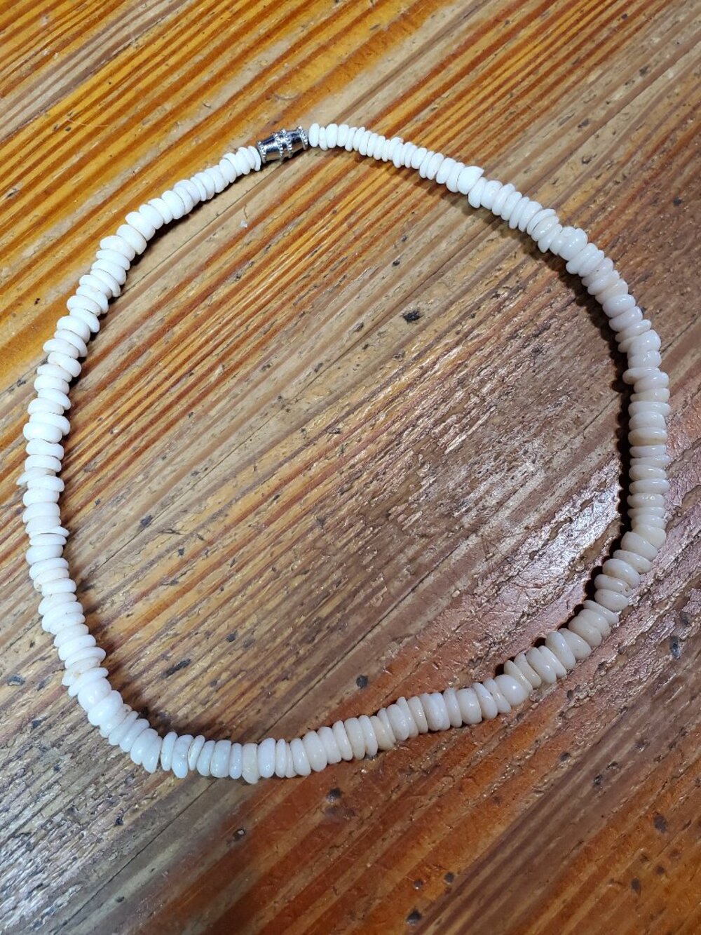 Vintage Genuine White Puka Shell Choker Necklace